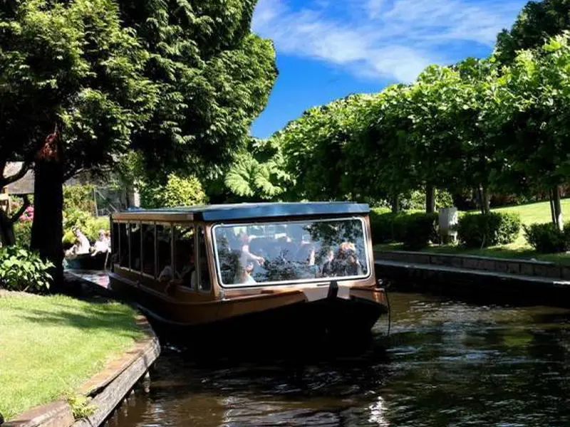 Privé Boot (20 personen) Overdekt met Schipper